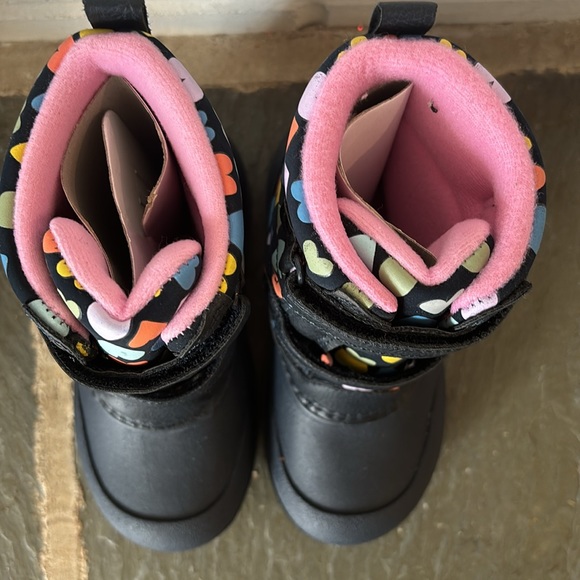 NWT Carters Toddler Snowboots- size 8 - Picture 3 of 4